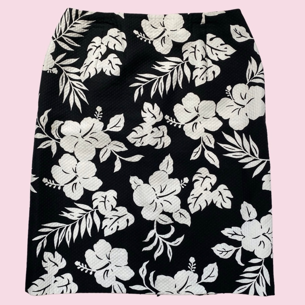 Talbots Petites Black & White Hibiscus Flower Skirt